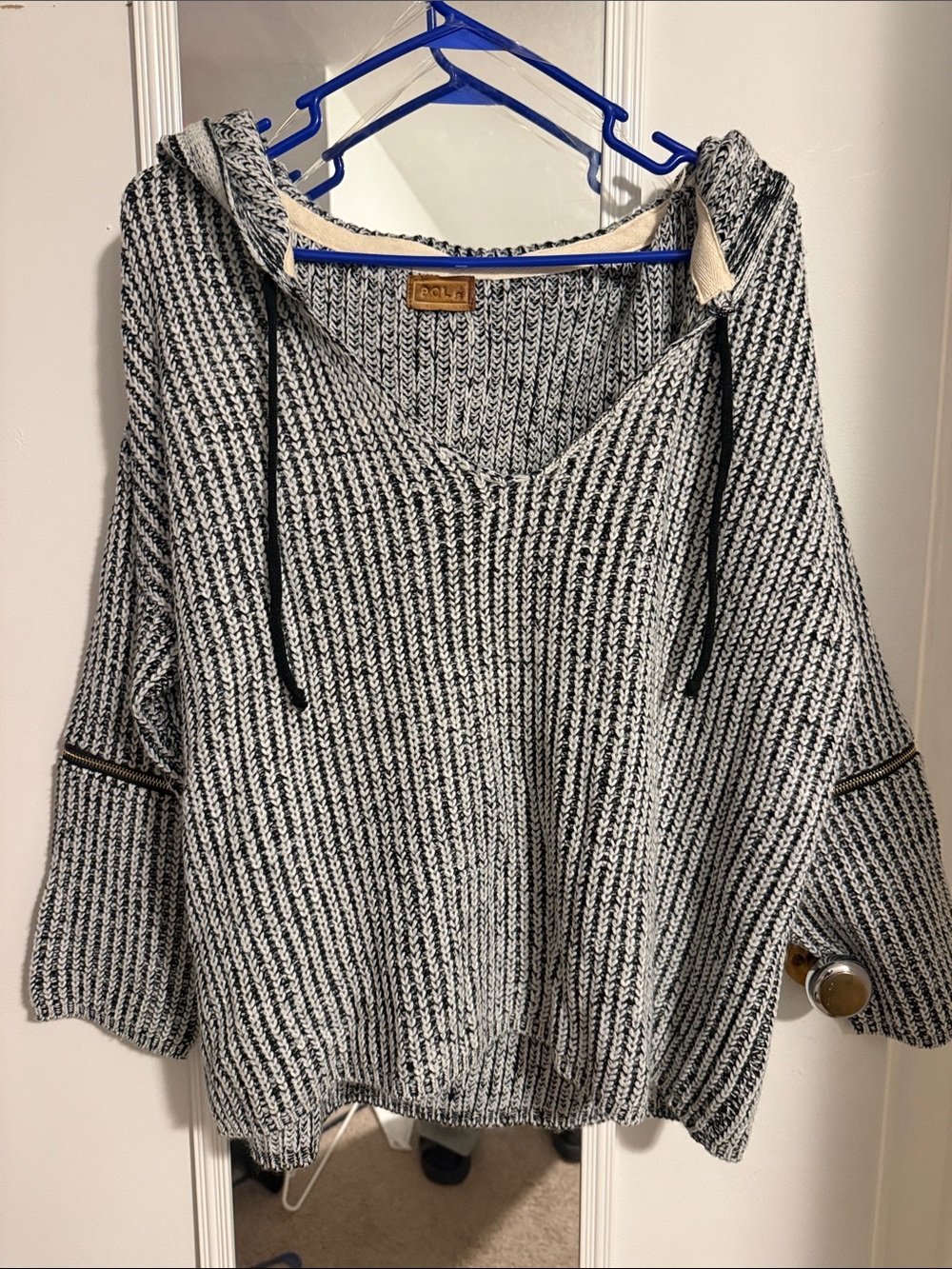 POL Textured Hooded Sweater in Black and White